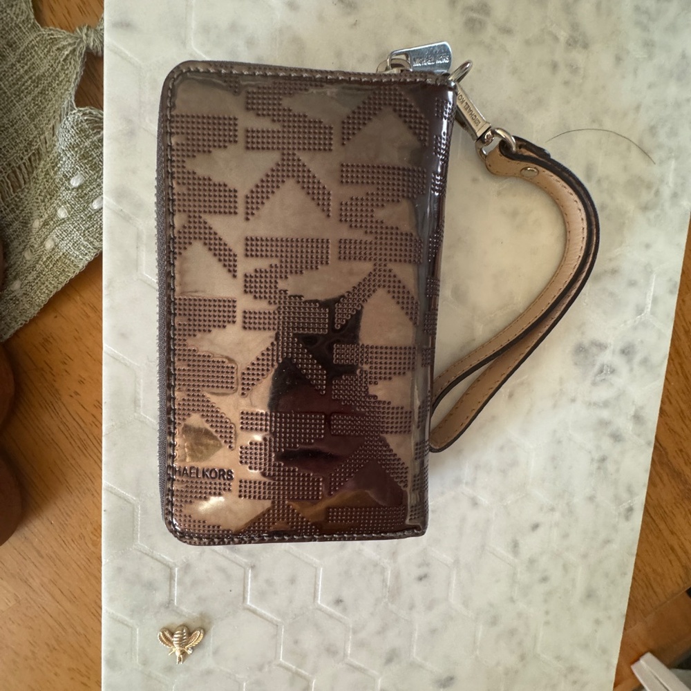 Michael Kors Wristlet Wallet - Picture 2 of 6